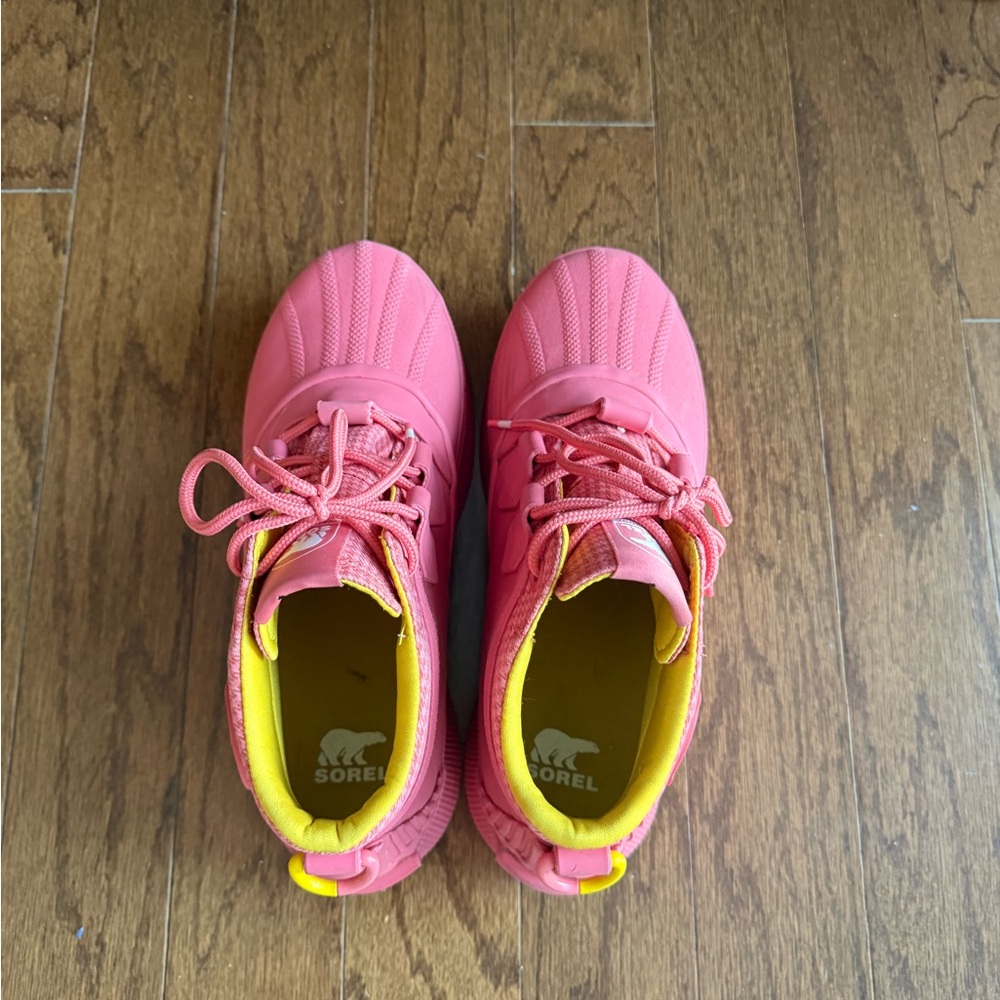 Sorrel Women's rain boots, pink and yellow, size 9 - Picture 2 of 7